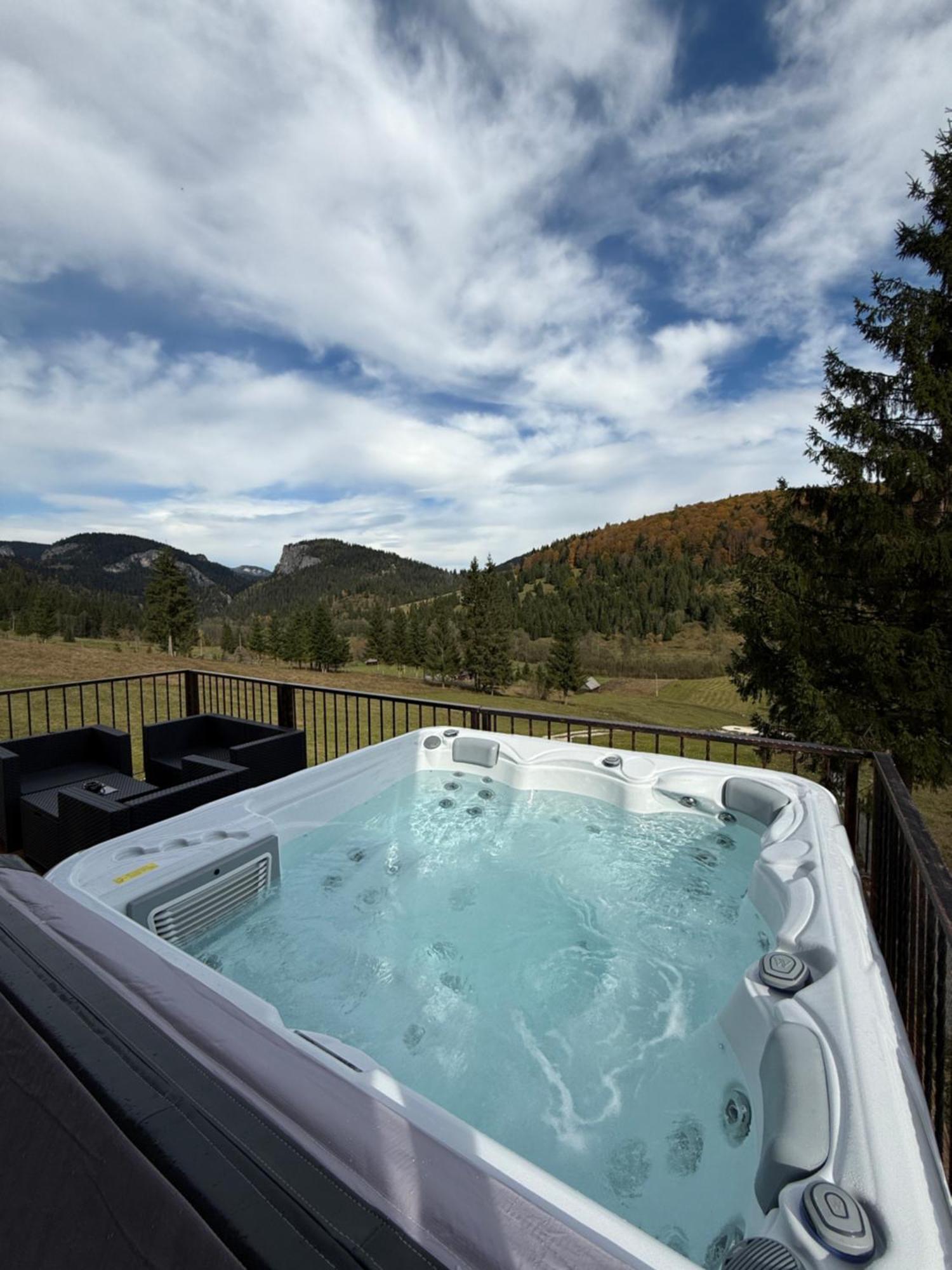 Tiny One Cu Jacuzzi In Tiny Land Villa Gyilkostó Kültér fotó